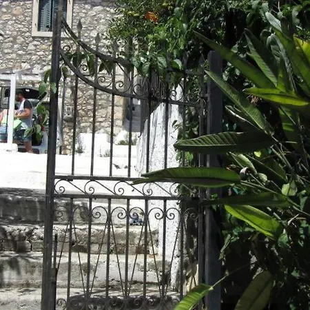 Vista Infinita Lákones